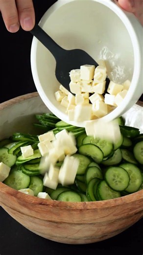 Cremiger Gurken-Radieschen-Salat 🥒