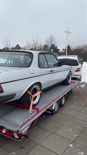 Auf dem Weg zur Bremen Classic Motorshow mit dem Mercedes C123 AMG Renner #c123Amg #oldtimer W123