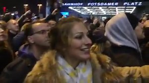 Berlin-Gruß vom Potsdamer Platz!!!:) #25jahremauerfall #berlin | Mara Bergmann