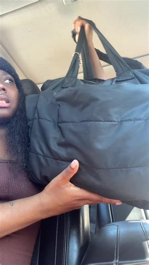 Upgrade Your Travel Bag: Color and Size Suggestions