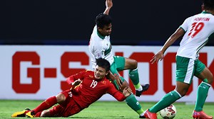 A resolute defensive display has seen 🇮🇩 Indonesia hold defending champions 🇻🇳 Vietnam to a draw at AFF Suzuki Cup, meaning the race for the semifinals in Group B will go down to the wire this weekend! #AFFSuzukiCup #AFFSuzukiCup2020 #RivalriesNeverDie | ESPN Asia
