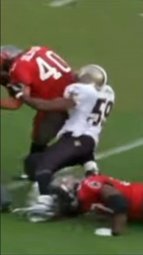 Who Remembers👀:Mike Alstott POWERFUL run vs the saints😳 #shorts #mikealstott #nfl