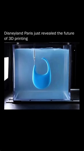𝑬𝒙𝒑𝒍𝒂𝒏𝒊𝒏𝒈 𝑼𝒏𝒊𝒗𝒆𝒓𝒔𝒆 on Instagram: "InnoMost people think 3D printing is just stacking layers of plastic, but this new method shows a completely different direction. Instead of printing in open air, objects are formed inside a gel bath that holds every shape in place while it is created. This liquid support allows the printer to build smooth curves, floating structures, and complex geometry that would collapse on a normal machine. There are no rigid supports, no visible layer line