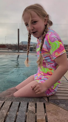 Antoinette Rose (@antoinetteroseneilrose)’s videos with Barcelona - Ed Sheeran