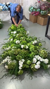 8ft Green Runner for Wedding Table — Artificial Flower Arrangement