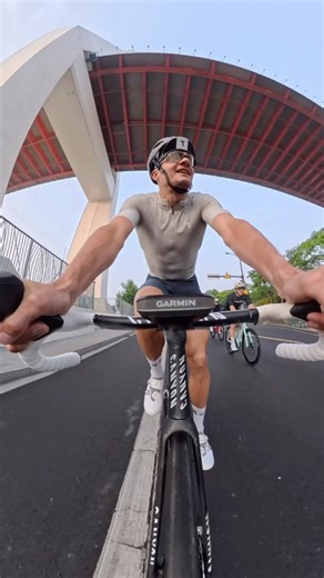 441 reactions | Jan Frodeno’s Aeroad CFR – our flagship aero race bike – looks right at home in the buzzing beauty of Shanghai. | Canyon | Facebook