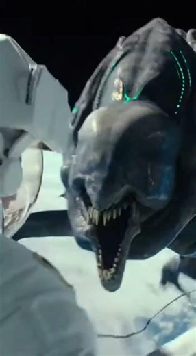 太空中的宇航员，突然遭到外星怪物袭击！The astronauts in space were suddenly attacked by alien monsters!