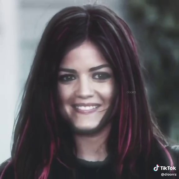 Aria Montgomery's Pink Hair: A Stunning Look!