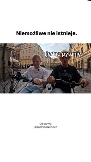 Karina Misztal • Strategia • Marka Osobista • Marketing on Instagram: "Tego nikt się nie spodziewał!😍 (nie)zwykły chłopak z Polski @latwogang zapytał Eda Sheerana, czy zrobią razem piosenkę. Ed powiedział: „Milion lajków pod postem i robimy”. 🙌🏻Efekt? 1,4 miliona lajków i społeczność gotowa na wszystko🤩ahh te internety! 🔥 6 GŁĘBOKICH LEKCJI Z CASE’A ŁATWOGANG x ED SHEERAN 1. Ludzie angażują się, gdy czują, że są częścią sprawczej historii, a nie publiczności. 📌 To tzw. efekt IKEA – ludzie 