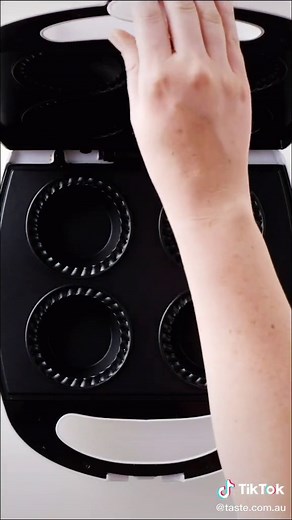 Delicious Mini Quiches Recipe for Your Pie Maker