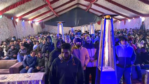 Live from Pahalgam , New year celebrations about to begin from main market Pahalgam. | Kashmir Crown
