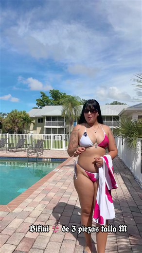 🌸✨ ¡Miren este set de bikini de 3 piezas! ✨🌸 Súper bonito, femenino y con un diseño que roba miradas 😍💕 Perfecto para la playa, piscina o tus vacaciones. 🏖️☀️ ¡El estampado floral está precioso y las 3 piezas te permiten crear un look espectacular! 🔥 🛍️ Corre a buscar el tuyo antes de que se agote. #Bikini #BikiniSet #3Piezas #ModaPlaya #Beachwear