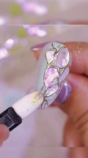 Shell nail art with mirror effect | Top Nail Trend