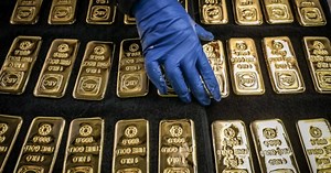 The best way to invest in gold, according to a seasoned trader