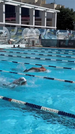 Immerse yourself in watching swimmers' basic swimming moments; their movements are incredibly#shorts