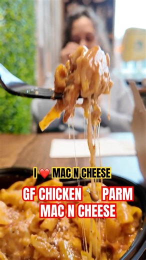 I tried gluten free mac & cheese at I heart mac & cheese - surprising results!