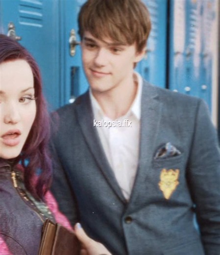 she never needed that love spell *•. [cc mine scp adamspacks] #descendants #edit #malandben #mal #shipedit