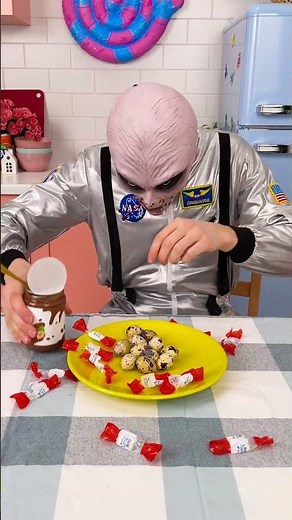 Alien Prank: Switch the Chocolate for Eggs! 🍫🥚