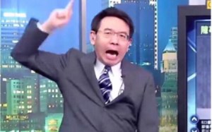 一听到保洁哥的声音就笑了，比相声还管用