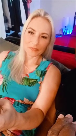 RT @bullsandqueens: VID SOLD! Doc Chocolate live with sexy Venus Cuckoldress 🔥 Check it out! https://t.co/ClKCKZZ6es #MVSales @manyvids htt…