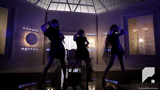 Today's featured song is "Laser Beam!" The choreography of the chorus part is paying homage to Ichiro's laser beam throws! Perfume The Best “P Cubed” 発売までのカウントダウン。本日は2011/5/18にリリースの「#レーザービーム」！「キリンチューハイ氷結」とのタイアップ楽曲で、サビの振り付けはあのイチロー選手のレーザービームのオマージュです。 | Perfume (パフューム)