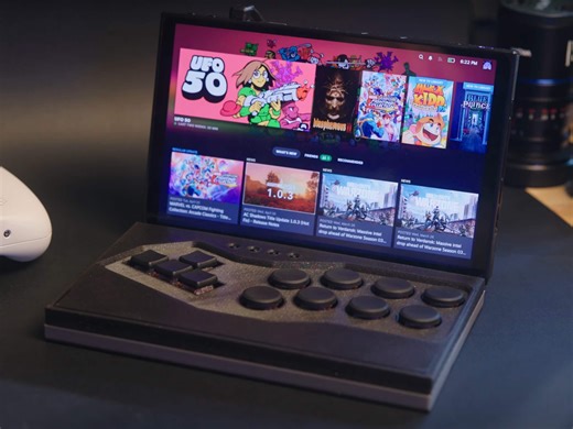 Lenovo Legion Go turns into foldable clamshell gaming handheld