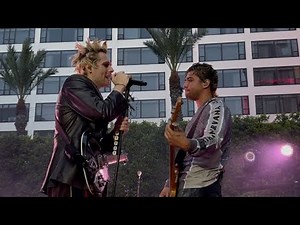 Teeth - 5 Seconds of Summer - Live - Front Row - Pop-Up Show - Los Angeles, CA 9/24/25