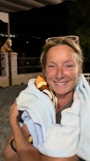 Good Night, our new rescue duck Ducky wants to Sleep now💤💤💤