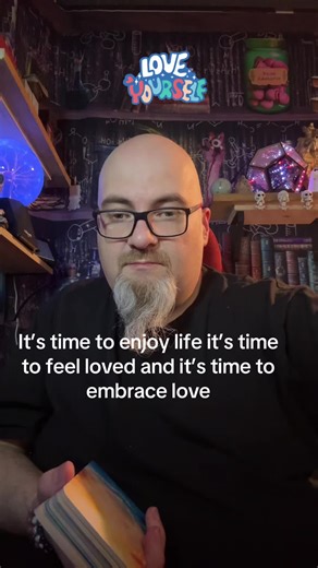 Embrace Love and Enjoy Life: A Psychic Reading Experience