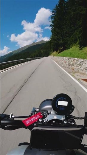 Yamaha XSR900 | Fast Ride in Tight Twisties with Akrapovič Sound