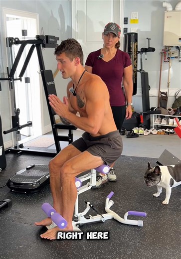 This squat machine helps you where you need it most 🔥