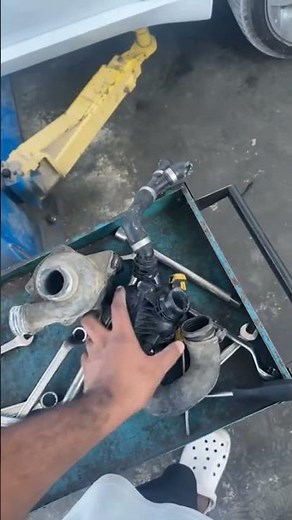 BMW X5 water pump replace and thermostat bar change#abidauto 🇵🇰🇴🇲🛠️#