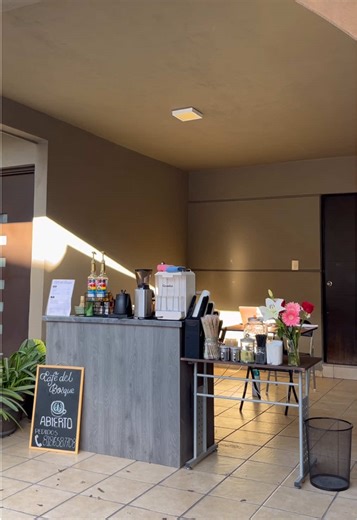 Así es como se ven mis mañanas abriendo la cafetería para los vecinos ☕️🏡🚗 - #cafe #cafeteria #vecinos #colonia #emprendimiento
