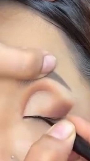 5.6K views · 79 reactions | Simple eye makeup tutorial #eyemakeuptutorials #eyemakeuplooks #trending #eyemakeupideas #eyemakeup #makeupartist #trendingreels #viralreels #eyemakeuptutorial #eyemakeuplook #mysimpleparlourvlogs | My simple parlour vlogs | Facebook