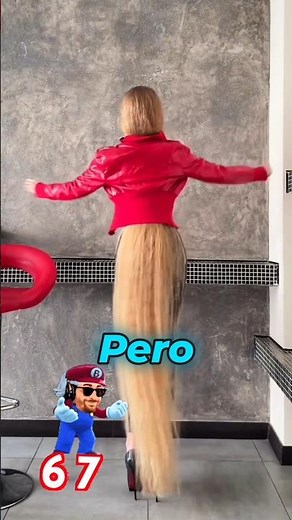 El cabello de la mujer es muy largo. 😮👱‍♀️ #cabellolargo