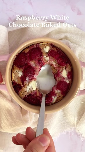 Delicious Raspberry White Chocolate Baked Oats Recipe