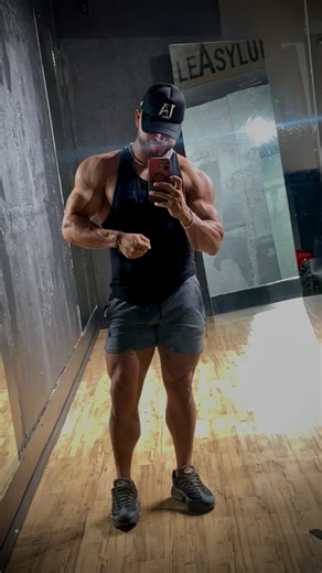 Steve Sterling on Instagram: "Doesn’t matter where, always getting down to business! #bodybuilding #fitness #fit #muscle"