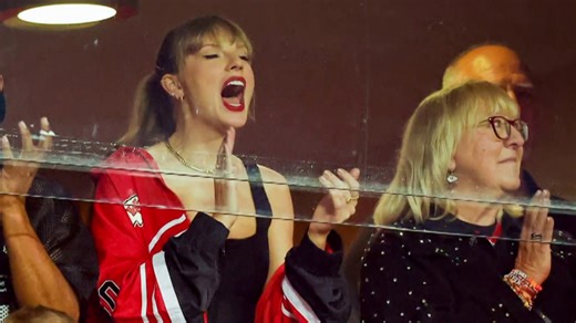 Taylor Swift booed by Eagles fans at Super Bowl