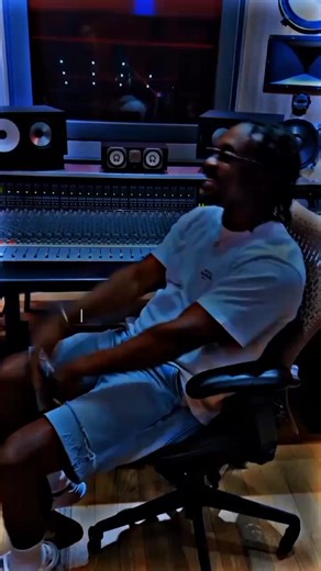 Christopher Martin - Paper Loving Cardiac Bass Riddim #chrismartin #cardiacbassriddim #Zjchrome #fyp #reggae #dancehall #riddimup #kenyantiktok🇰🇪 #jamaicantiktok🇯🇲viral #jamaicatiktok