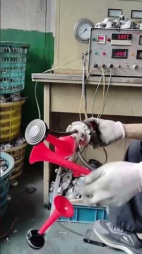 Merry Christmas 3pipe musical air horn #sound