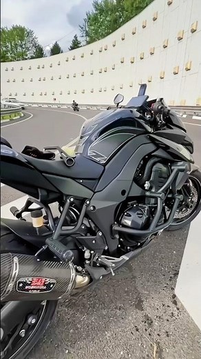 Stretch motorcycle burnout 💨 | Rolling burnout #burnout #bike #duke #ktm #rider