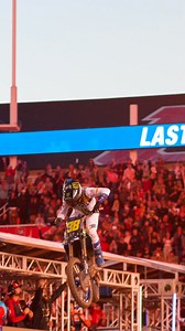 Get closer to the action! Meet the riders and watch the teams prepare and qualify. Plus, enjoy main stage entertainment. | Supercross