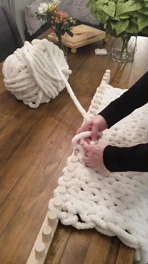 Loom Knitting Chunky Blankets