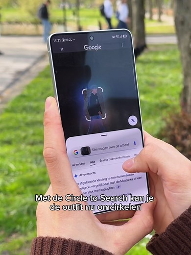 Die ene perfecte outfit gespot maar te ver weg en je bent te awkward om te vragen? Geen stress. Mijn nieuwe Samsung S26 Ultra fixt het wel. 🕵️‍♀️✨ #samsunggalaxyultras26#circletosearch #AI #GalaxyAI Je hoeft niet meer te typen om iets te vinden. Met Galaxy AI op de Samsung Galaxy S26 Ultra 512GB gebruik je Circle to Search: cirkel gewoon wat je op je scherm ziet en je krijgt direct zoekresultaten, zonder van app te wisselen. Handig als je snel wilt checken waar die sneakers vandaan komen, wat d