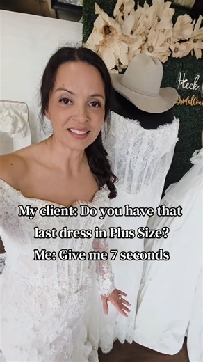 Plus Size Wedding Dress Fitted Lace with Basque Waist Size 24