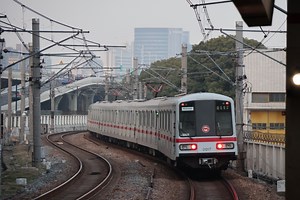 上海地铁1号线01017出站