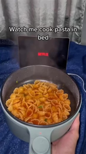 Tired of cold or boring meals when you’re busy? HotCrock lets you cook and heat real meals anywhere. At home, work, dorms or while traveling. Simple. Portable. Always hot. | Hot Crock