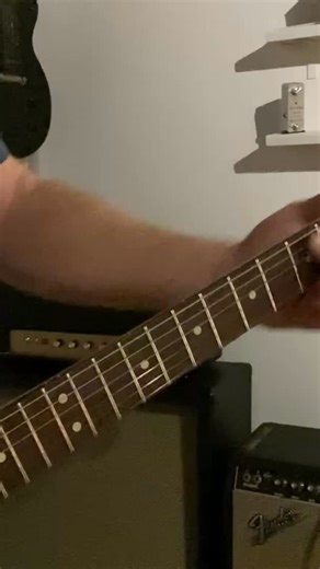 Messing around with the new treble bleed 🩸 in da strat….courtesy of my boy Julian…legendary sydney luthier 🎸 👌🙌🤝🤩 super reverb on about 6 1/2 . Gtr vol just under 9. | Steve Cole