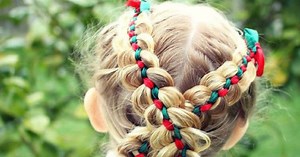 Coiffure de Noël pour petite fille : quand les parents sont (très) inspirés...