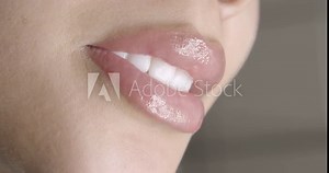 Anesthesia applied to the lip with ointment. Realization of lip pigmentation, aesthetic procedure for the lips.